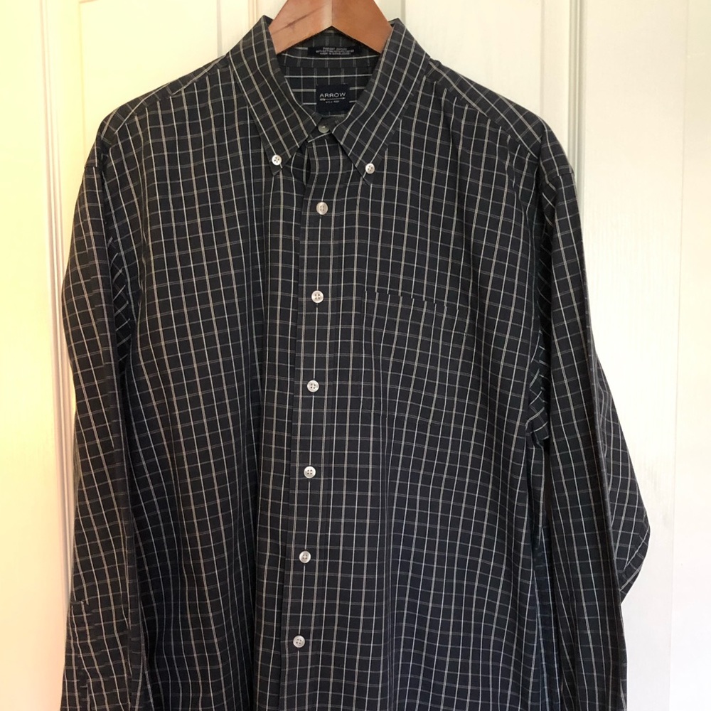 Men’s button down collar dress shirt